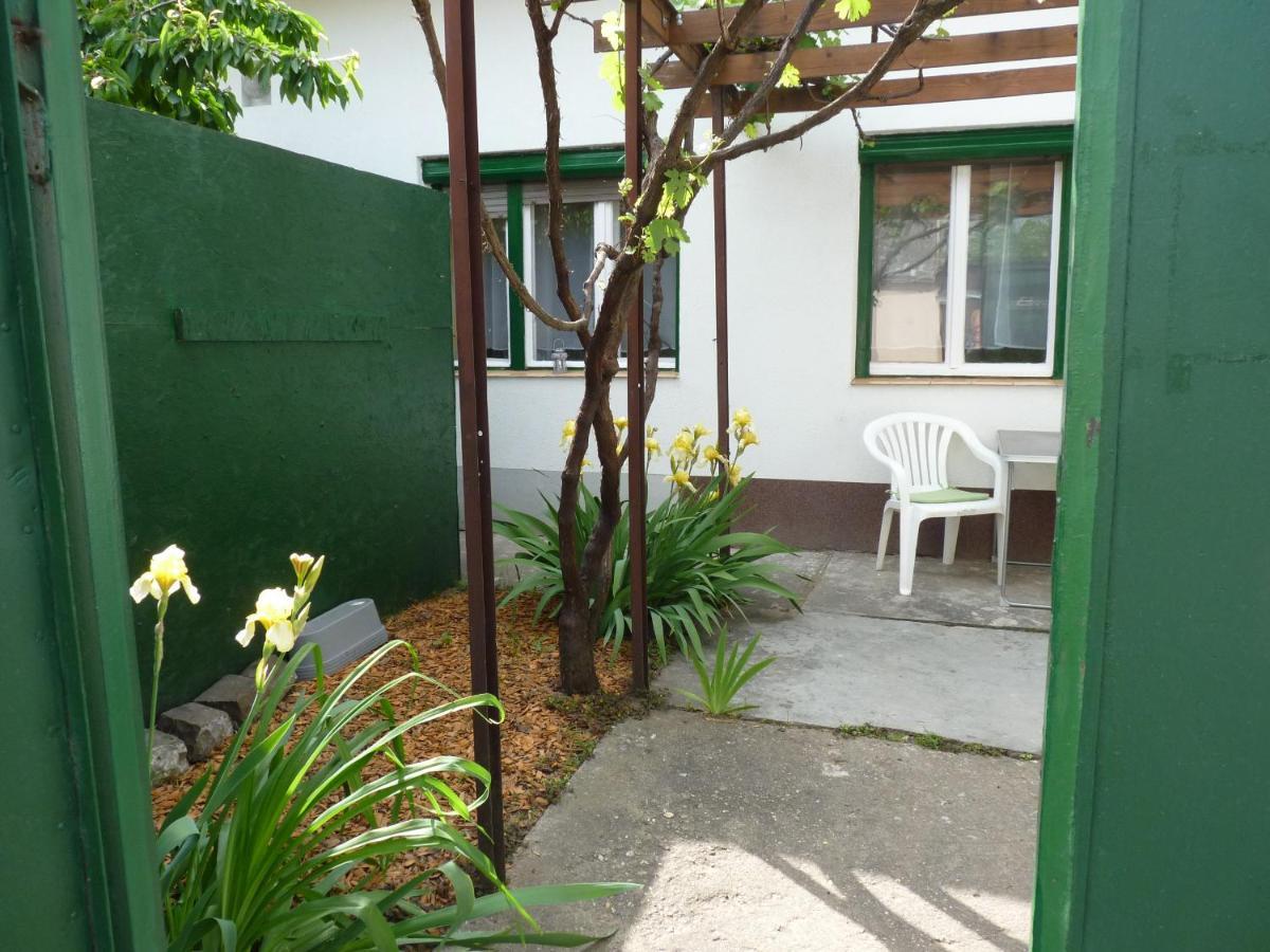 Zizi Apartman Debrecen Exterior foto