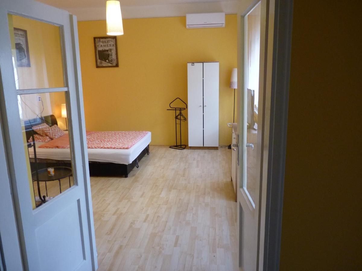 Zizi Apartman Debrecen Exterior foto